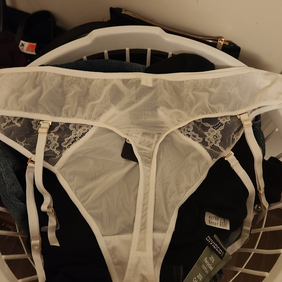 Ashley Graham, 3x , white - Picture 2 of 4